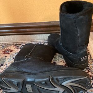 Black Ugg Women's Shearling Boots